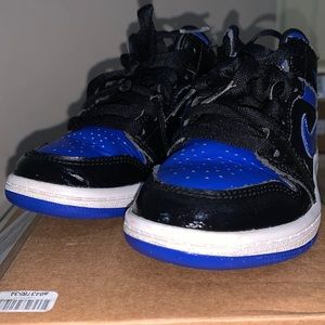 Air Jordan 1 Mid Black Hyper Royal